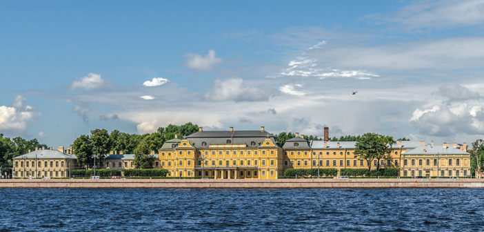 Excursion to the Menshikov Palace